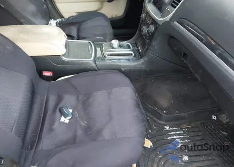 2017 Chrysler 300 Limited Awd из США, поврежденный, VIN 2C3CCARG5HH648620